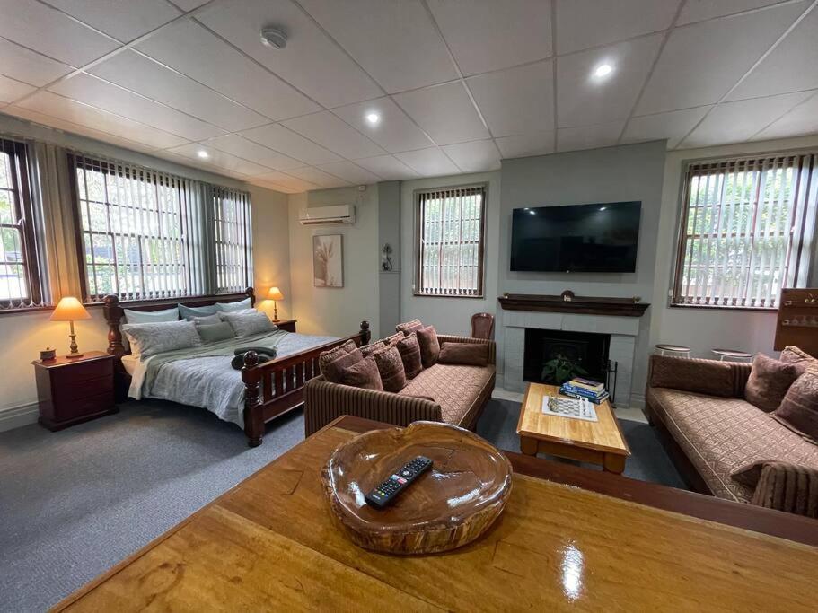 Post Office Boutique Accommodation Hat Head 外观 照片